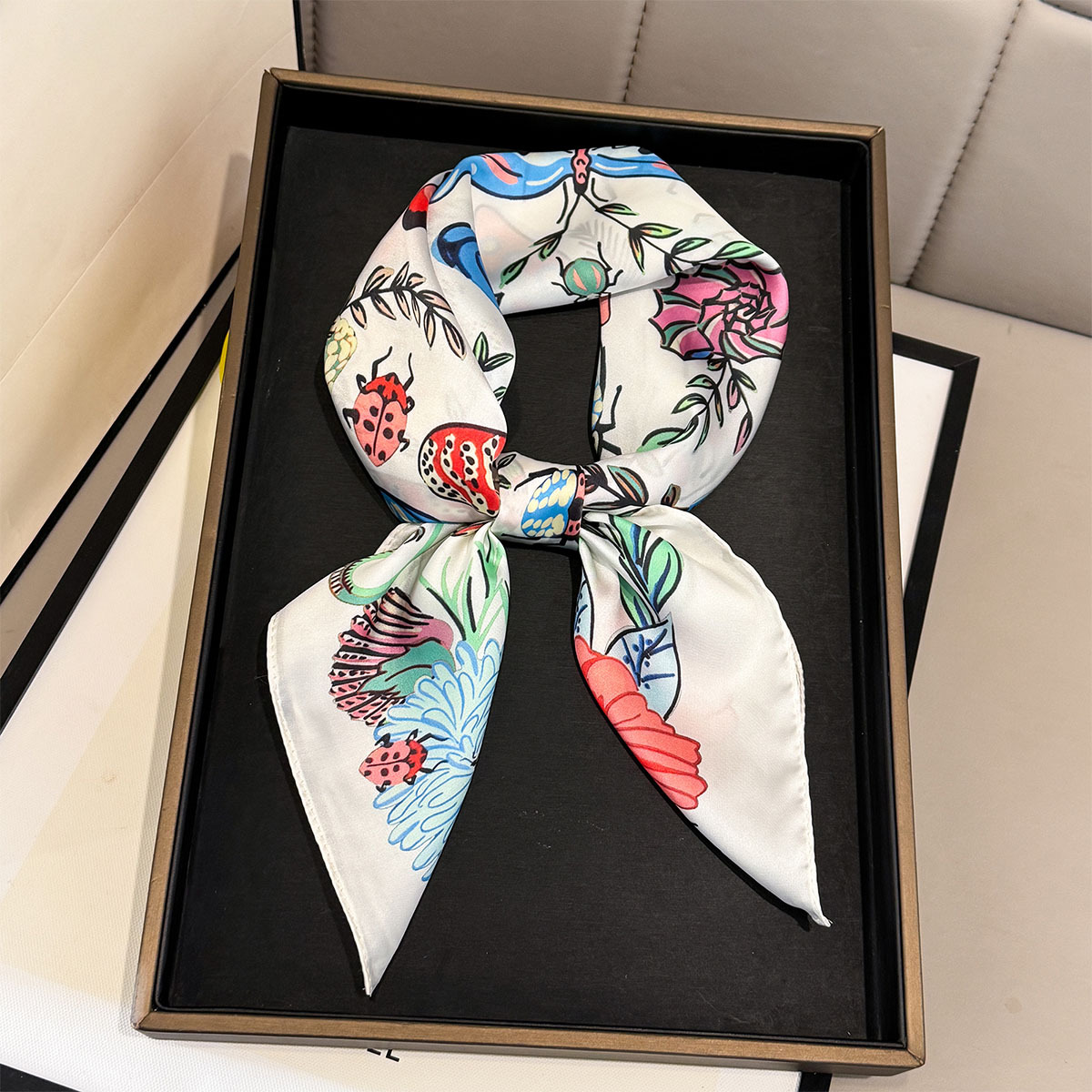 2026 新蝶プリントシルクスクエアスカーフ女性ソフトサテン - Silk Tie Woven のレビューと価格
