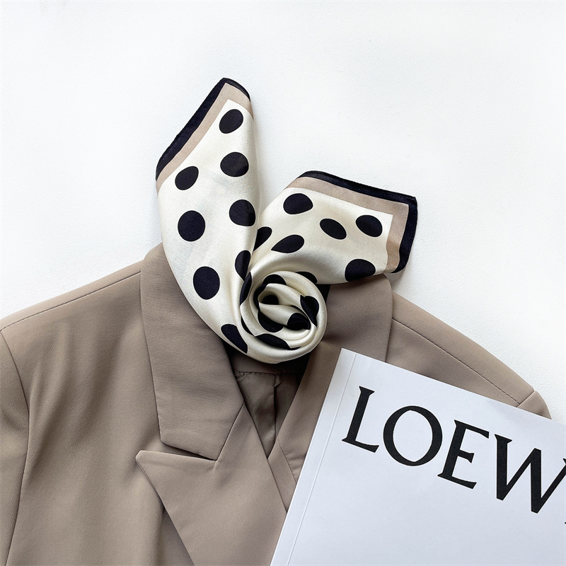 女性のための純粋なシルクスカーフ,小さな正方形のバンダナ,女 - Silk Tie Woven のレビューと価格